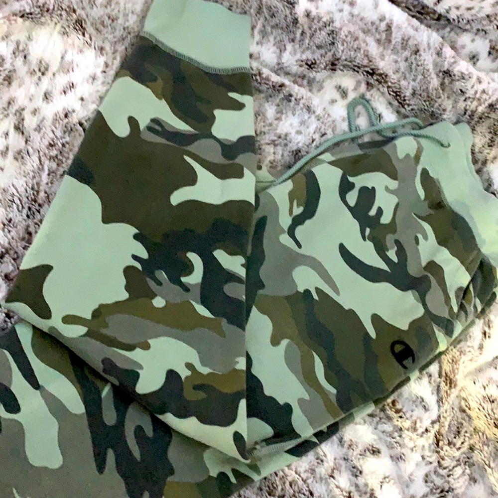 Green camo Champion and Joggers size small men’s
